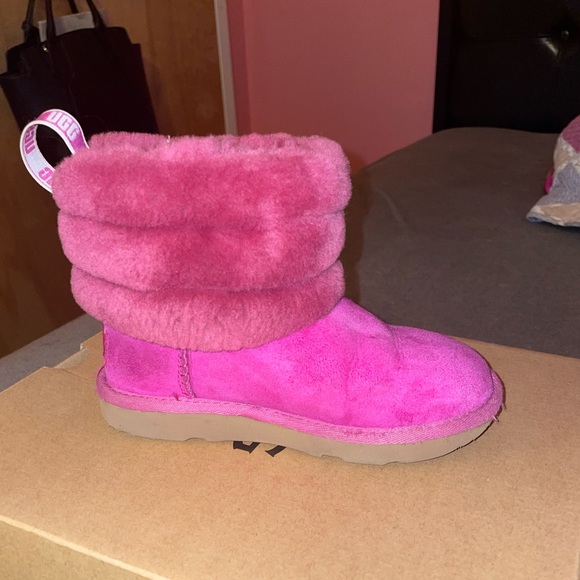 Pink uggs!! - Picture 1 of 5
